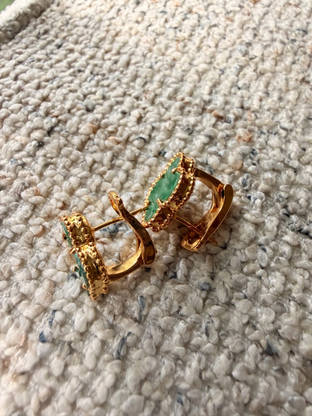 Green Clover Gold Earrings Beautiful Green - Picture 7 of 10